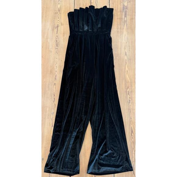 NWT Entro Black Velvet Strapless‎ Jumpsuit Large - Picture 1 of 6
